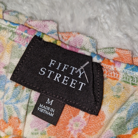 Nwt Fifty street multi color floral print sleeveless top - Picture 3 of 11